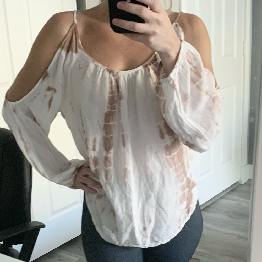 Elan open shoulder blouse